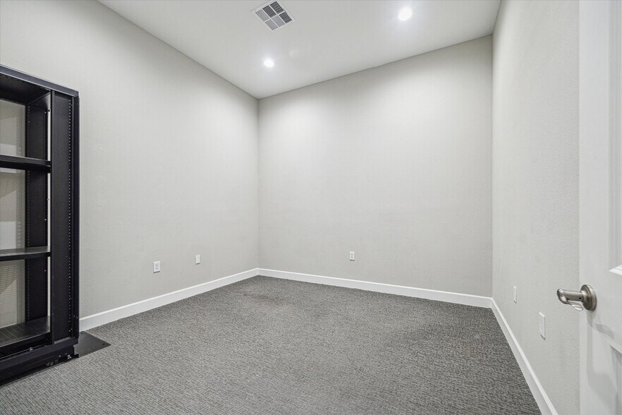 More Photos Of 4220 Cartwright Rd, Missouri City Medical For Lease