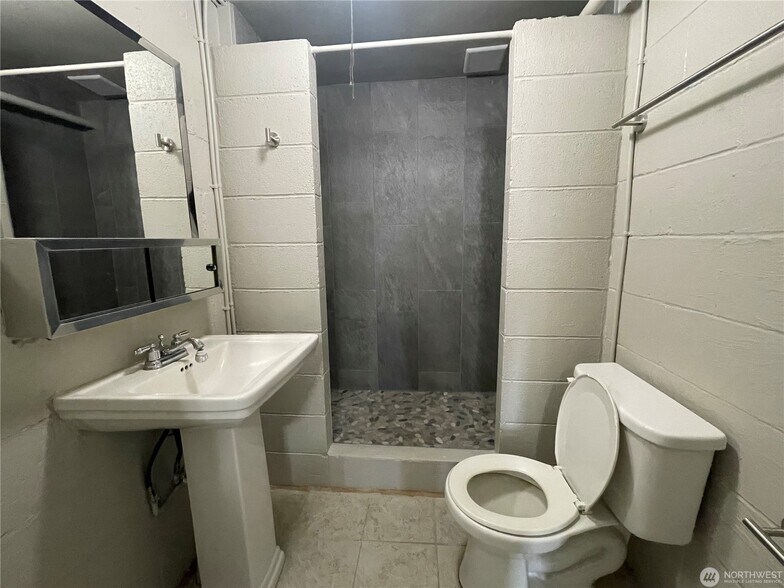 More Photos Of 310 Main st, Granger General Retail For Sale