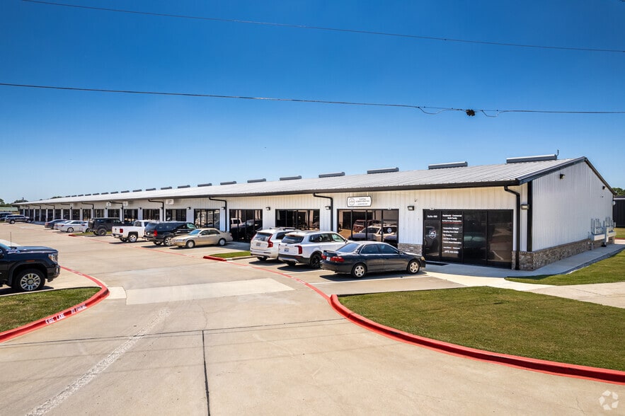 More Photos Of 2126 Hamilton Rd, Argyle Light Distribution For Lease