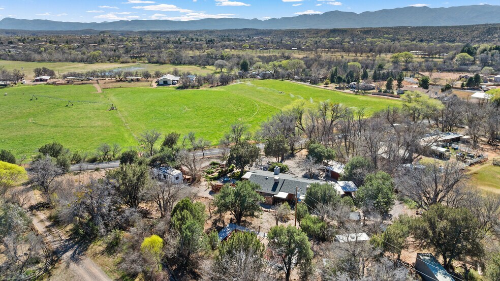 More Photos Of 10580 E Swinging Bridge Ln, Cornville Specialty For Sale