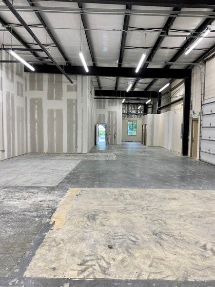 More Photos Of 5305-5311 Raynor Rd, Garner Flex For Sale