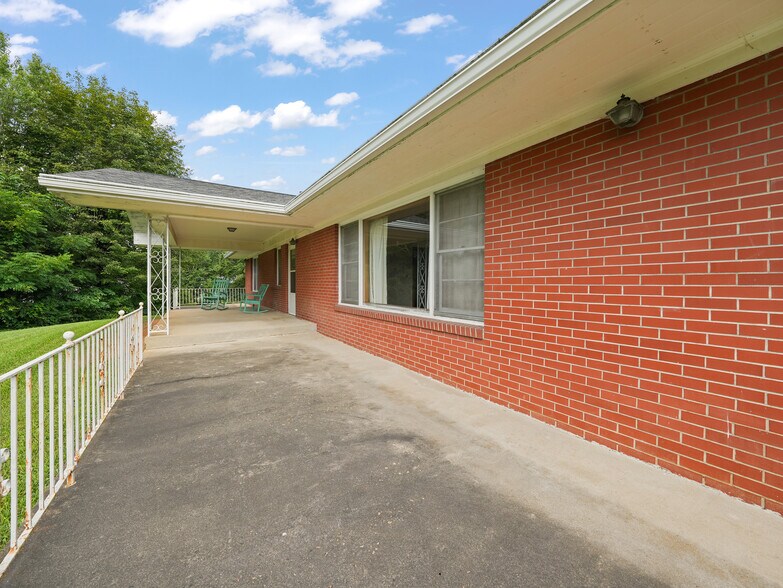 More Photos Of 5 Noland Downs Rd, Waynesville Office Residential For Sale