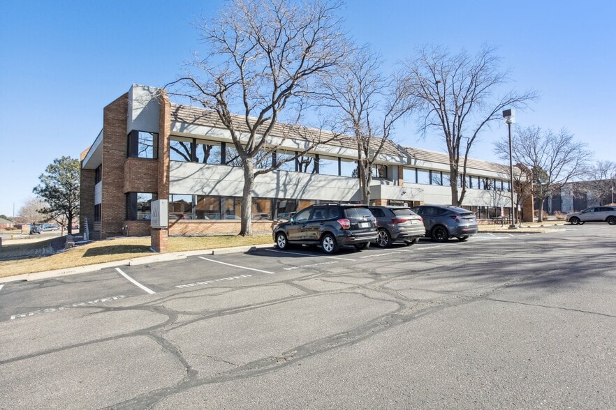 More Photos Of 2015 S Pontiac Wy, Denver Office For Sale