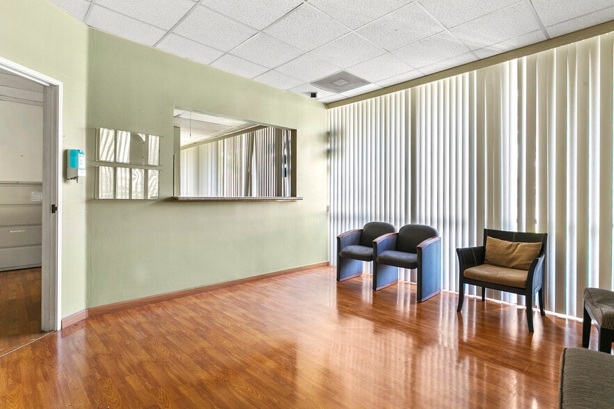 More Photos Of 930 W Foothill Blvd, Upland Medical For Lease