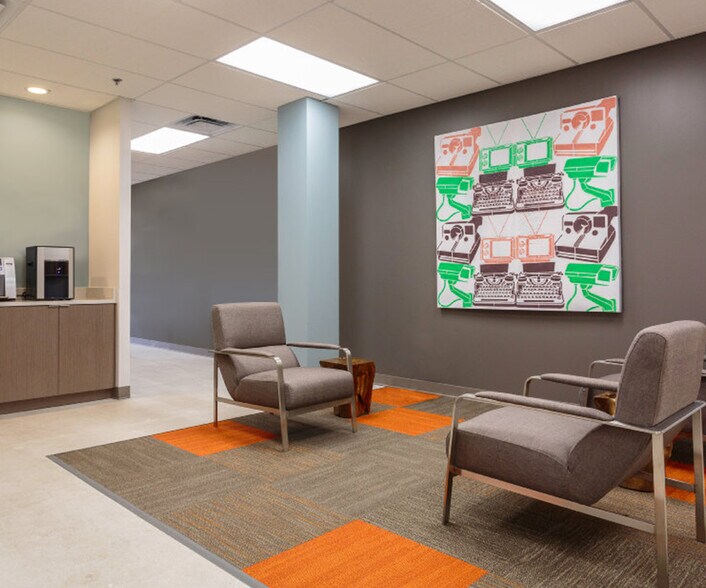 More Photos Of 3227 N Wilke Rd, Arlington Heights Office For Lease