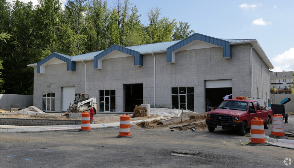 Primary Photo Of 7799 Cinder Bed Rd, Lorton Warehouse For Lease