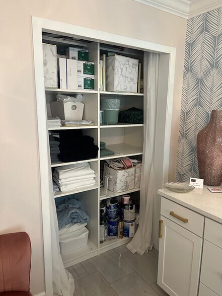 More Photos Of 2200 49th St N, Saint Petersburg Medical For Sale