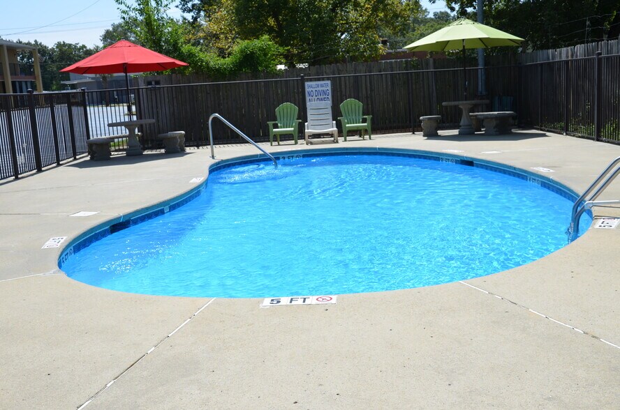 More Photos Of 820 Market St, Cheraw Hotel For Sale