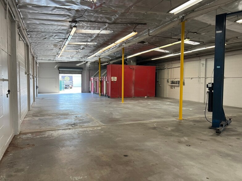 More Photos Of 500 S Raymond Ave, Fullerton Warehouse For Lease