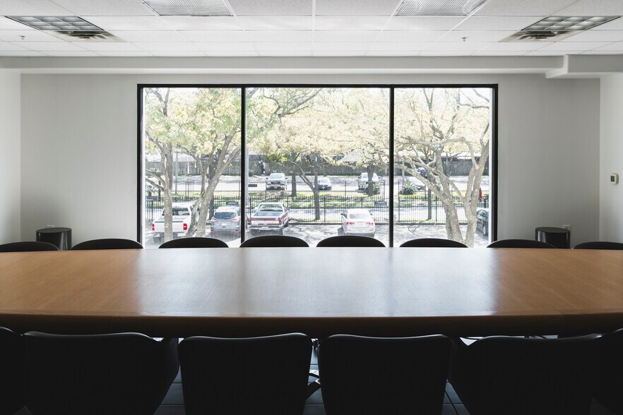 More Photos Of 5616 Lawndale St, Houston Medical For Sale