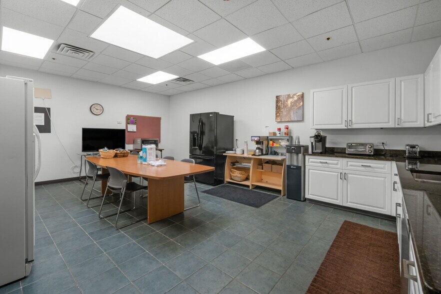 More Photos Of 1477 Barclay Blvd, Buffalo Grove Office For Sale