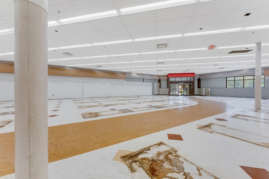 More Photos Of 19254 Seneca Trl, Marlinton Drugstore For Sale