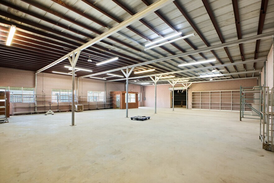 More Photos Of 5075 Highway 21, San Marcos Warehouse For Sale
