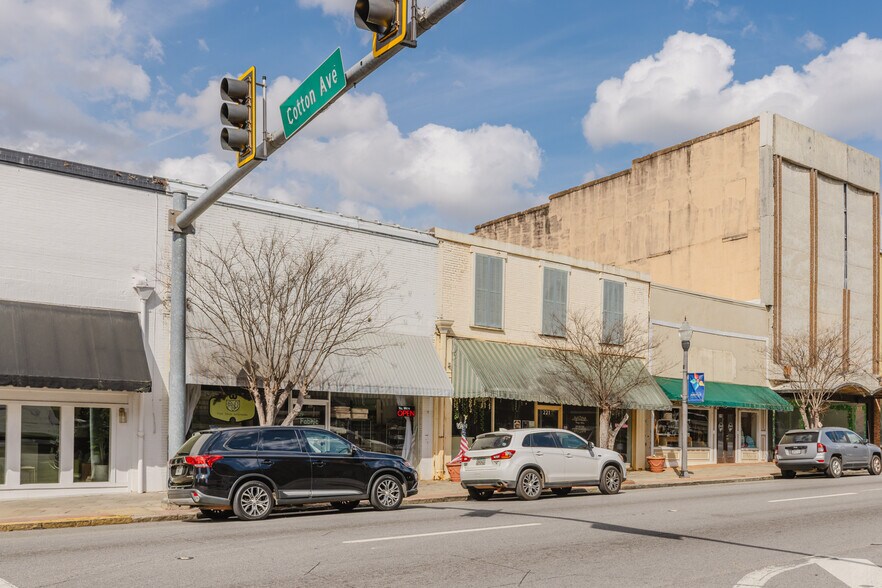 More Photos Of 221 W Lamar St, Americus General Retail For Sale