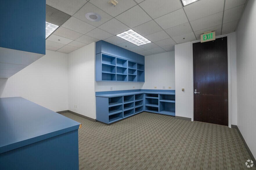 More Photos Of 1999 Harrison St, Oakland Coworking Space