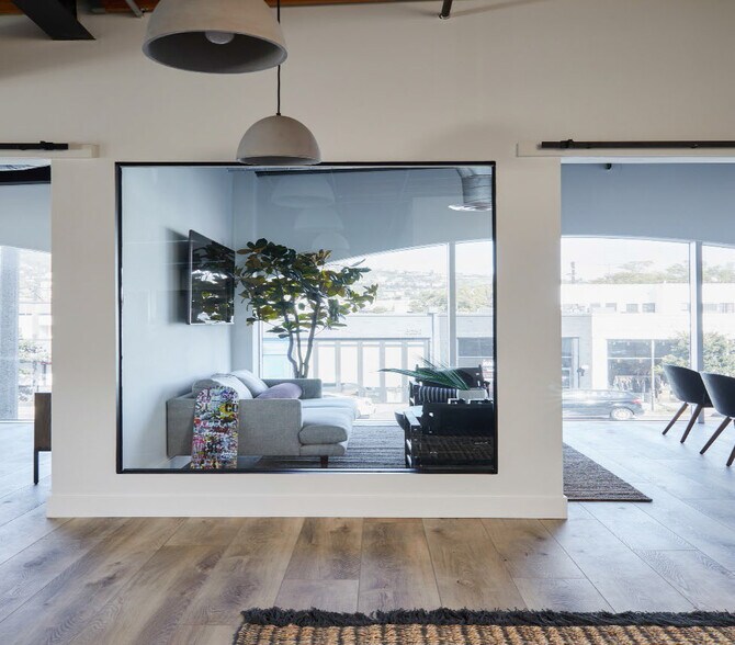 More Photos Of 661 N Harper Ave, Los Angeles Storefront Retail Office For Lease