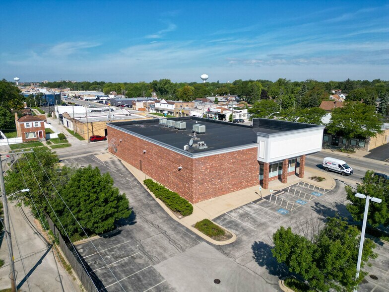 More Photos Of 8911 Ogden Ave, Brookfield Drugstore For Lease