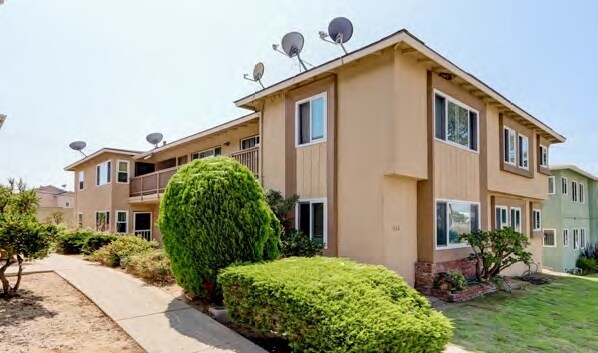 More Photos Of 1112 E Imperial Ave, El Segundo Apartments For Sale