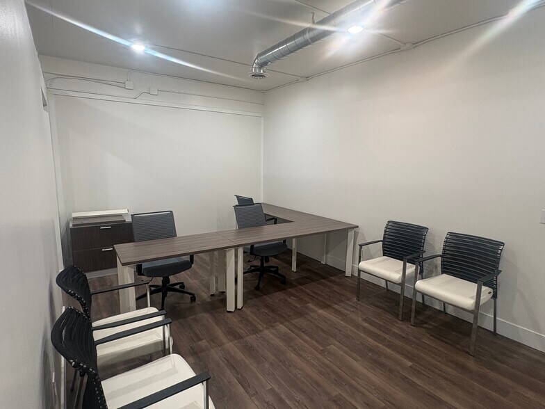 More Photos Of 79-99 E Fort Union Blvd, Midvale Medical For Lease