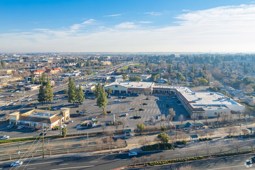 More Photos Of 2800-2878 Zinfandel Dr, Rancho Cordova Unknown For Lease