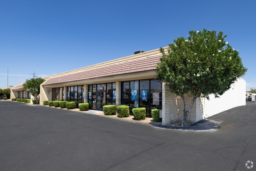 Primary Photo Of 2962-2972 W Thomas Rd, Phoenix Showroom For Lease