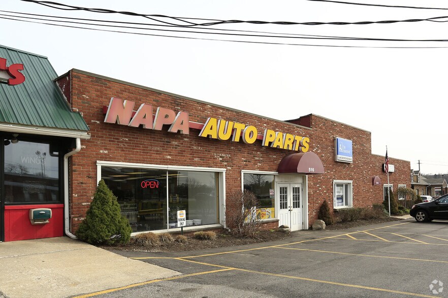 Primary Photo Of 514-520 Water St, Chardon Showroom For Sale