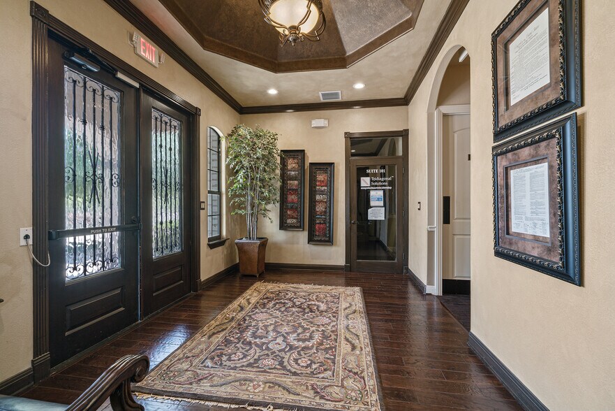 More Photos Of 12703 Spectrum Dr, San Antonio Loft Creative Space For Sale