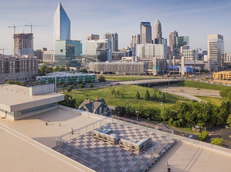 More Photos Of 500 E Morehead St, Charlotte Office For Lease