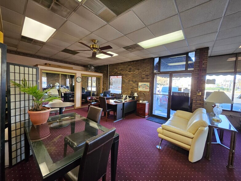 More Photos Of 1325A Paterson Plank rd, Secaucus Storefront For Lease