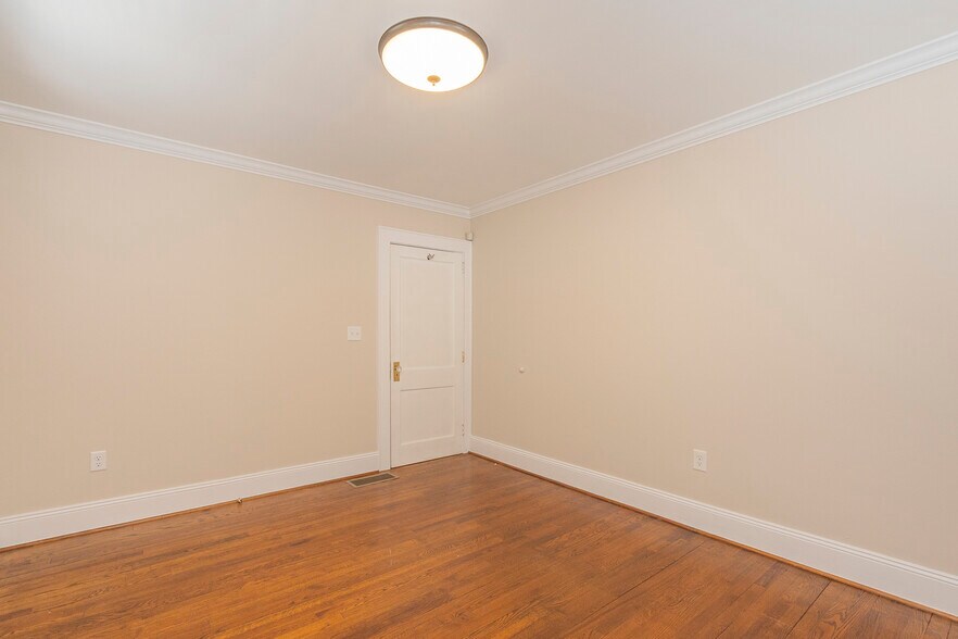 More Photos Of 2006 N Main St, Anderson Office For Sale