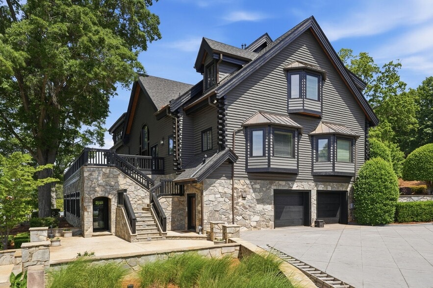 More Photos Of 9715 Nine Eagles Ln, Charlotte Specialty For Sale