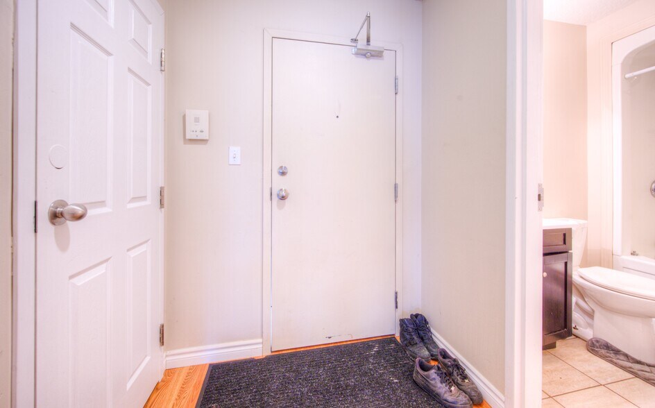 More Photos Of 172 Regina St N, Waterloo Apartments For Sale