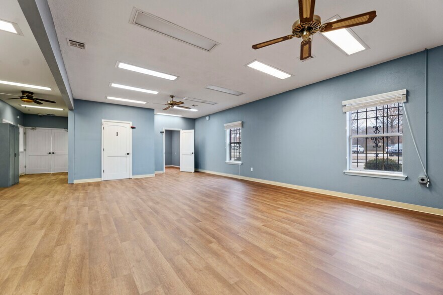 More Photos Of 71 Colt Square Dr, Fayetteville Loft Creative Space For Sale