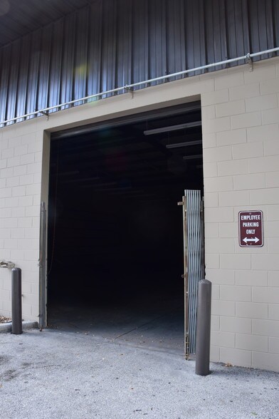 More Photos Of 1231 W Gore St, Orlando Industrial For Lease