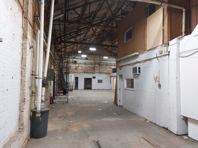 More Photos Of 4 53rd St, Brooklyn Warehouse For Lease
