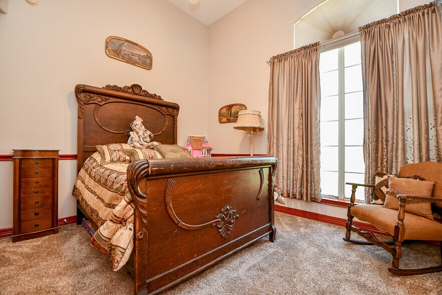 More Photos Of 540 Chisolm Trl, Wallis Manufactured Housing Mobile Home Park For Sale