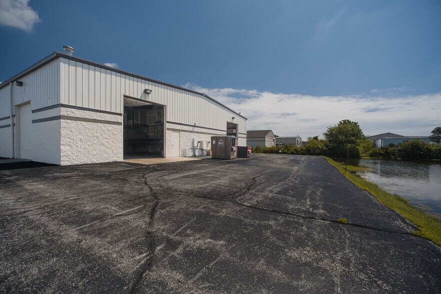 More Photos Of 5237 Commerce Cir, Indianapolis Warehouse For Sale
