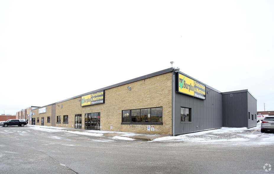 Primary Photo Of 90 Anne St S, Barrie Freestanding For Lease