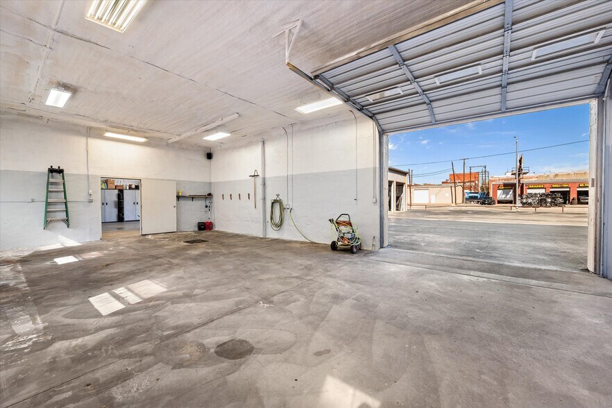 More Photos Of 308 S Beaton St, Corsicana Office For Sale