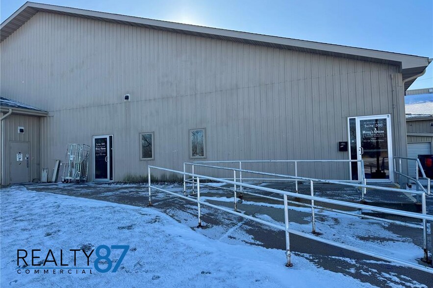 More Photos Of 266 Blairs Ferry Rd NE, Cedar Rapids Storefront For Lease