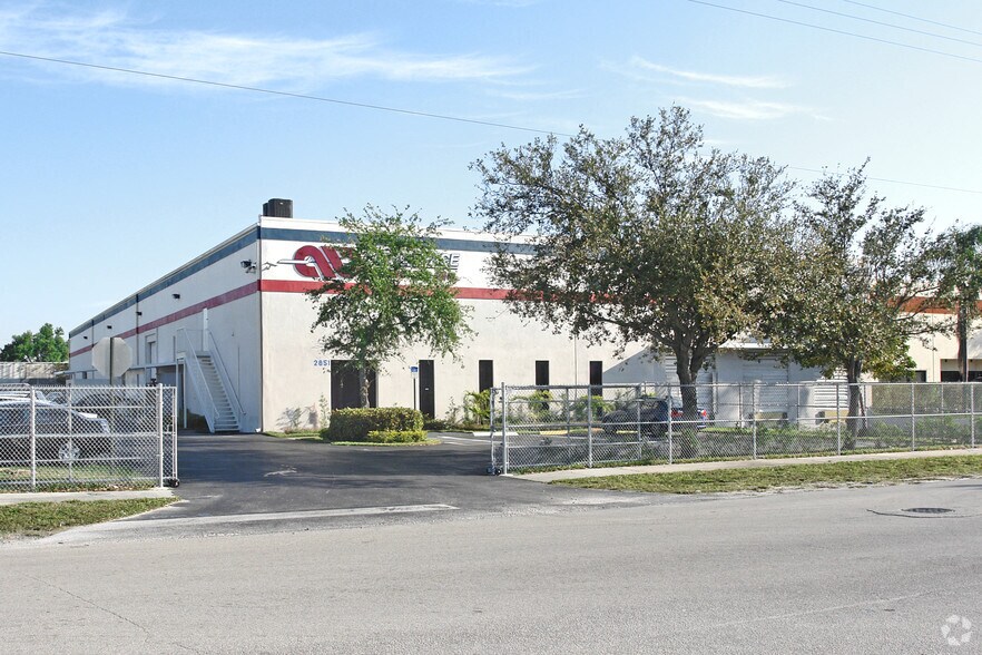 Primary Photo Of 2851 Evans St, Hollywood Warehouse For Lease
