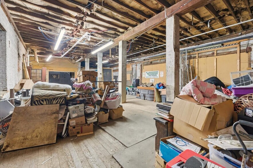 More Photos Of 104 S Norton St, Mount Vernon Light Manufacturing For Lease