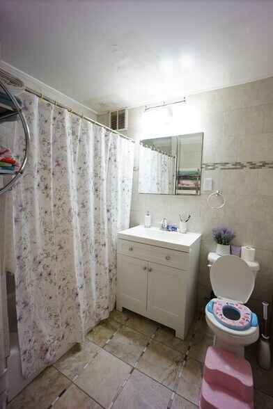 More Photos Of 376-380 McLean Ave, Yonkers Apartments For Sale