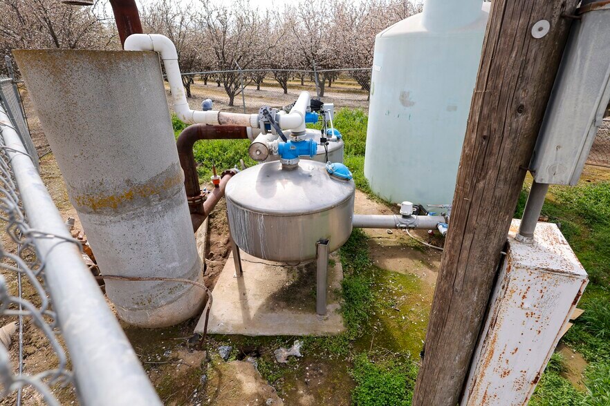 More Photos Of 7581 E Kings Canyon Rd, Fresno Land For Sale