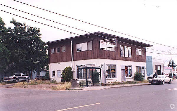 More Photos Of 8105 SE Duke St, Portland Storefront Retail Office For Sale