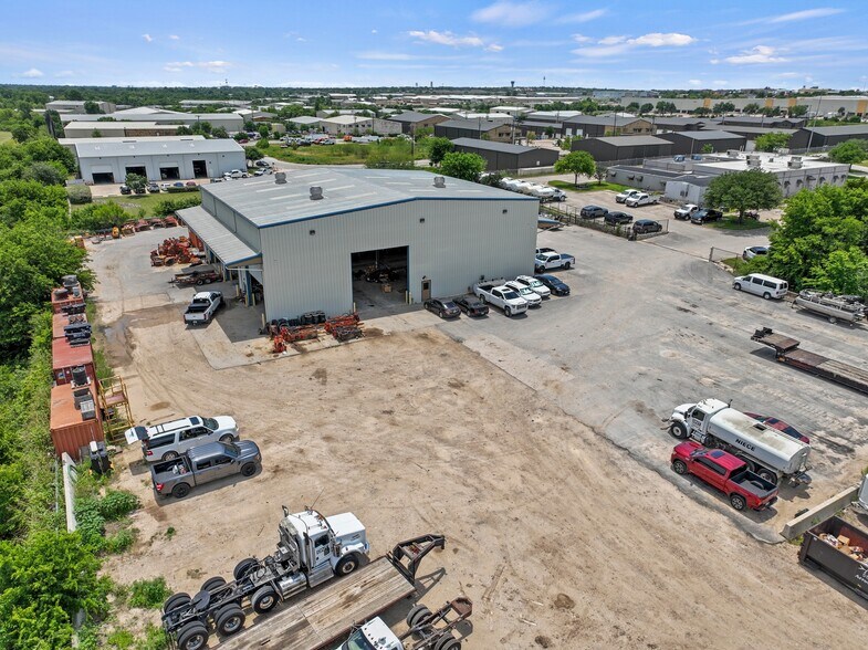 More Photos Of 2336 Picadilly Dr, Round Rock Warehouse For Sale