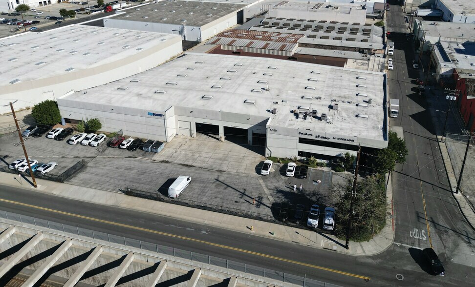More Photos Of 5080 S Alameda St, Vernon Manufacturing For Lease