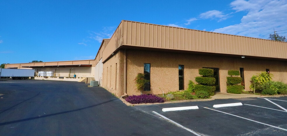 More Photos Of 101 Wayne Pl, Tampa Warehouse For Lease