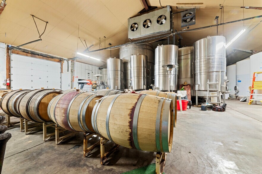 More Photos Of 3900 Holland Rd loop, Cave Junction Winery Vineyard For Sale