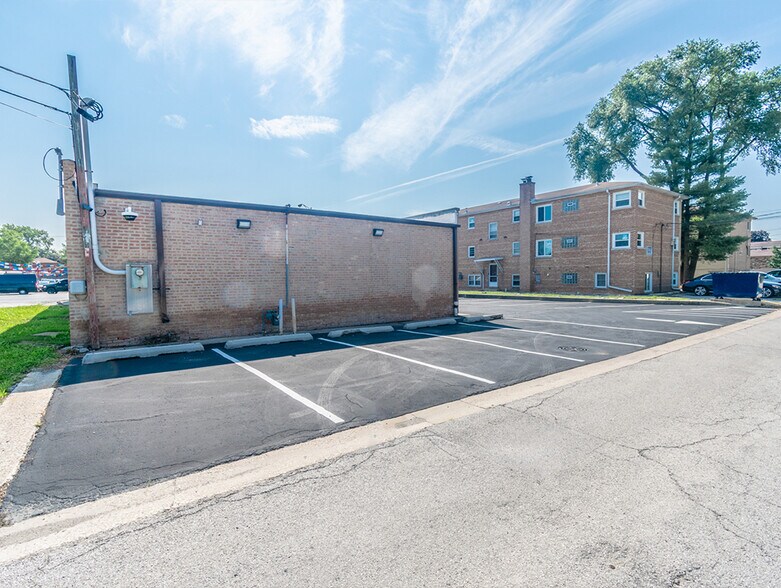More Photos Of 9122 S Kedzie Ave, Evergreen Park Medical For Sale